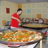 une mega paella royale pour 400 personnes