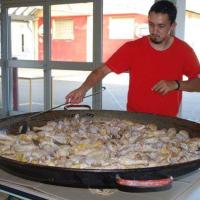une mega paella royale pour 400 personnes